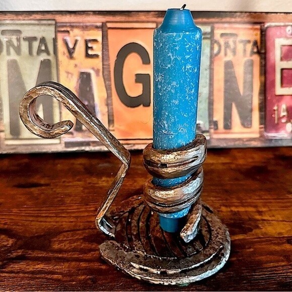 Rustic Horse Shoe Iron Candle Holder - Picture 12 of 16